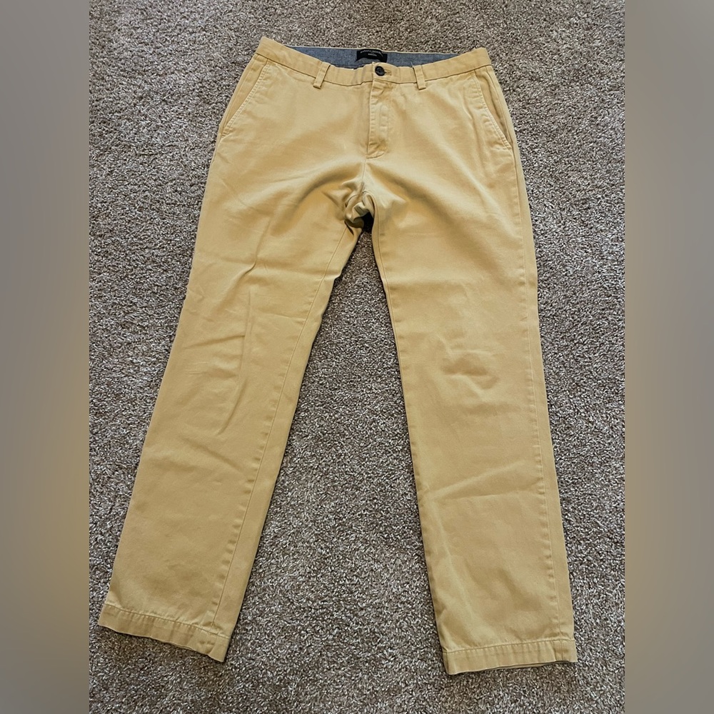 Banana Republic Emerson Chino Pant 33”